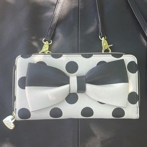NWOT BETSEY JOHNSON Convertible Crossbody, Clutch w/ Detachable Strap, so Cute!